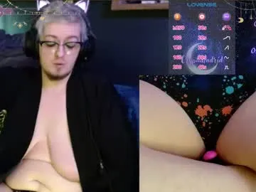 RaelynnWhitee – webcam model profile photo Image 2