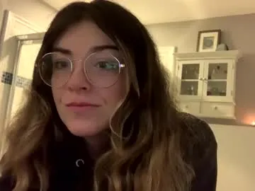 PearlQuinn – webcam model profile photo Image 3