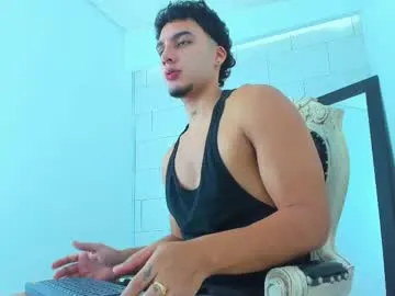 nik_sharp – webcam model profile photo Image 2
