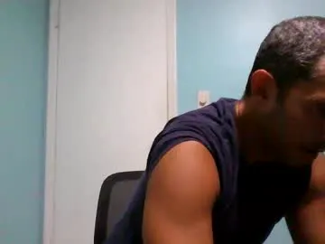 RoxyLyne – webcam model profile photo Image 7