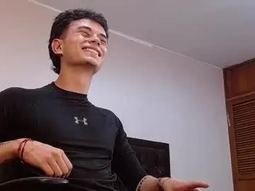 SkyLumen – webcam model profile photo Image 7