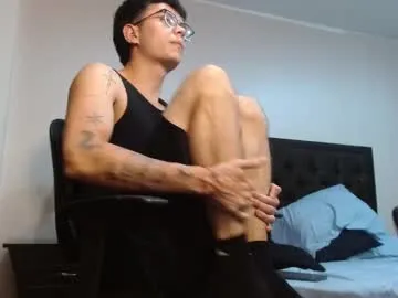 SkyLumen – webcam model profile photo Image 9