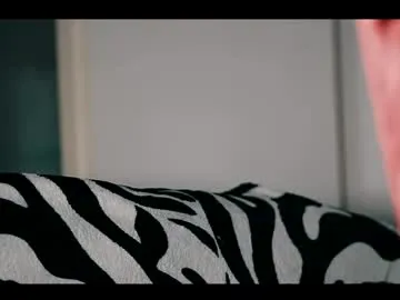 DulceBaker – webcam model profile photo Image 2