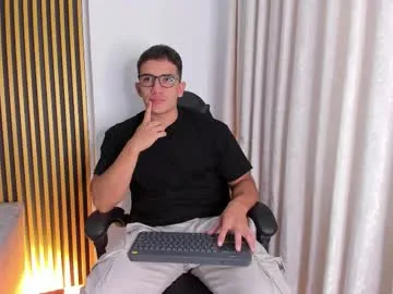 maxandtam – webcam model profile photo Image 9