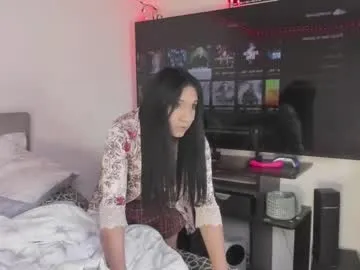 LauraJean – webcam model profile photo Image 3