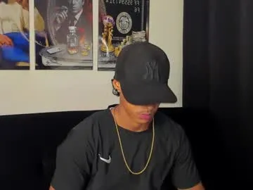 YaraDavis – webcam model profile photo Image 3