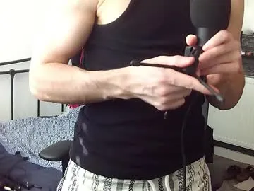 LIISAMENDEZ – webcam model profile photo Image 4