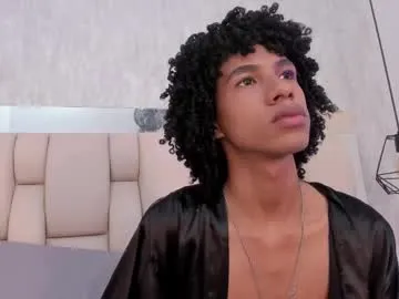 kai101010 – webcam model profile photo Image 13