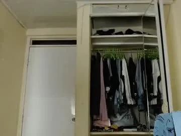 _sopranos_ – webcam model profile photo Image 3