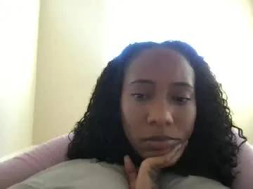 DenLina – webcam model profile photo Image 10