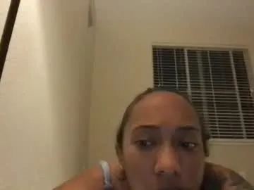 DenLina – webcam model profile photo Image 8