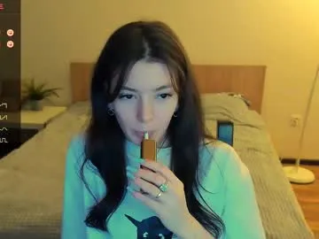 Fire-18 – webcam model profile photo Image 11