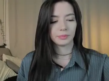 Fire-18 – webcam model profile photo Image 12