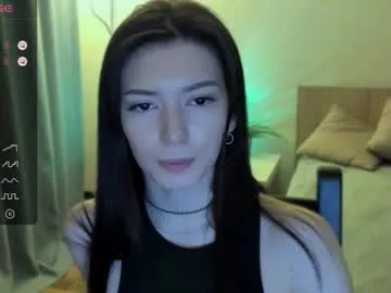 Fire-18 – webcam model profile photo Image 14