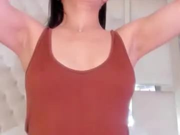 senachinnn – webcam model profile photo Image 14