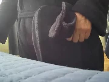 ArianaSole – webcam model profile photo Image 3