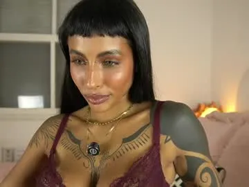 Esmerald_1111 – webcam model profile photo Image 12