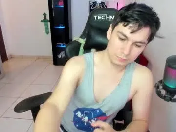 MhiaTaylor – webcam model profile photo Image 5