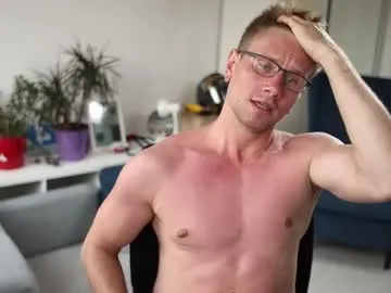 louie_evans – webcam model profile photo Image 9