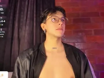 Issa_Lorens – webcam model profile photo Image 9