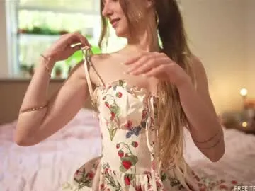 FitnessBunny – webcam model profile photo Image 15