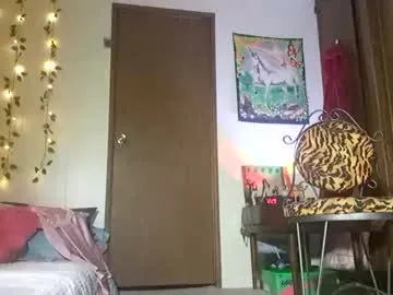 MhiaTaylor – webcam model profile photo Image 3