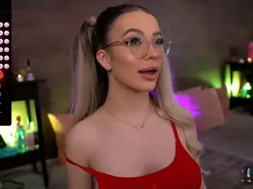 MollyLoveNZ – webcam model profile photo Image 2