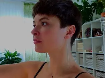 RoxanneMils – webcam model profile photo Image 12