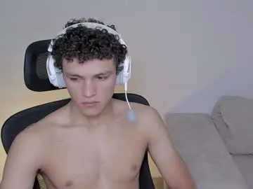 LaraOlsen – webcam model profile photo Image 10