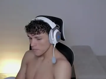 LaraOlsen – webcam model profile photo Image 12