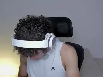 LaraOlsen – webcam model profile photo Image 13