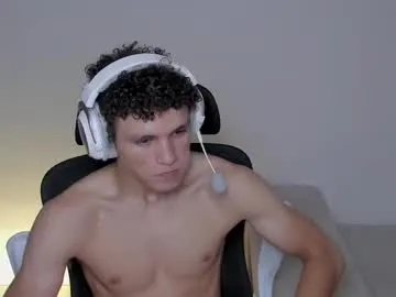 LaraOlsen – webcam model profile photo Image 14