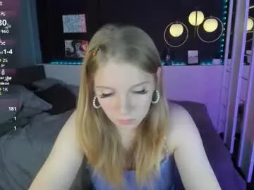 YaraDavis – webcam model profile photo Image 3