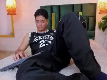 kinkyhousexxx – webcam model profile photo Image 10