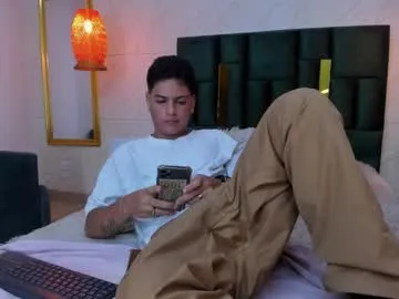 kinkyhousexxx – webcam model profile photo Image 13