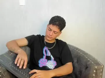 kinkyhousexxx – webcam model profile photo Image 8