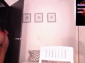 Zeli_66 – webcam model profile photo Image 11