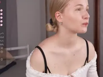 FitnessBunny – webcam model profile photo Image 15