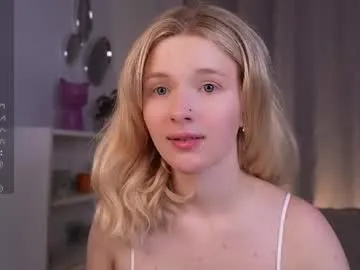 FitnessBunny – webcam model profile photo Image 18