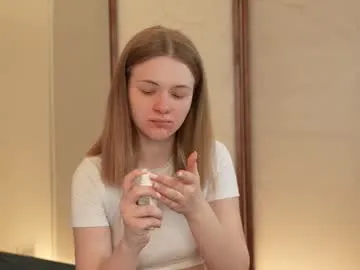 FitnessBunny – webcam model profile photo Image 5