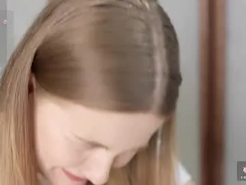 FitnessBunny – webcam model profile photo Image 6