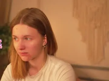 FitnessBunny – webcam model profile photo Image 8