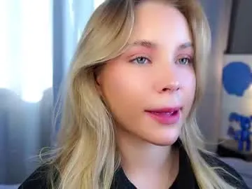 lipswithsmileonthem Image 17