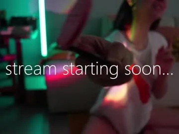 mc-Olivia – webcam model profile photo Image 13