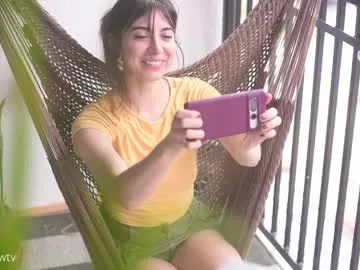 mc-Olivia – webcam model profile photo Image 3