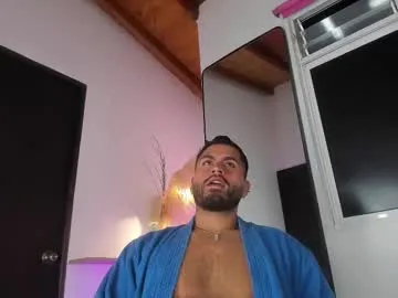 travonidas – webcam model profile photo Image 2