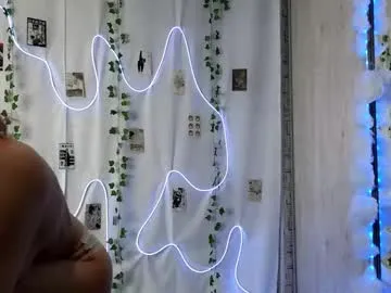 lusypickme – webcam model profile photo