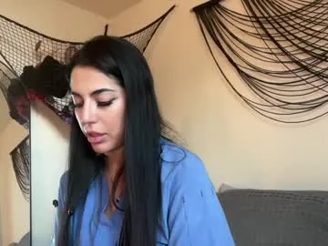 LucieHells – webcam model profile photo Image 6