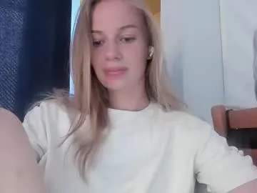 ArianaSole – webcam model profile photo Image 8