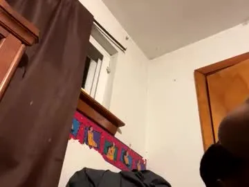 AylaRosell – webcam model profile photo Image 12